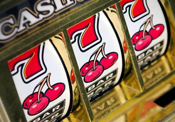 laris88 slot mobile app interface showing sportsbook and casino options